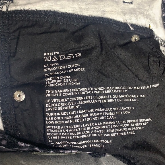 Urban Outfitters BDG High Waist Black Floral Jeans - Picture 15 of 15